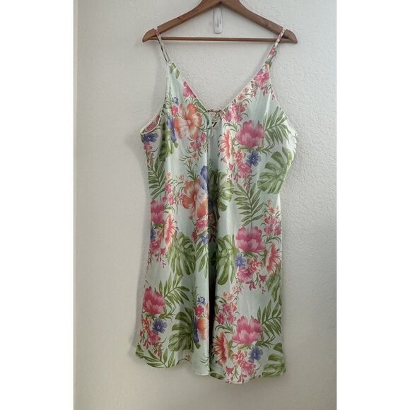 ENCHANTING Women’s Green Hawaiian Floral V-Neck Satin Chemise Nightgown 2X Boho - Picture 1 of 9